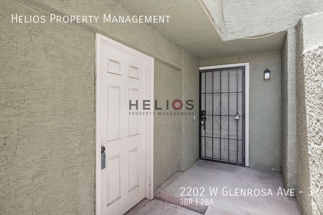 Building Photo - 2202 W Glenrosa Ave Unit 3