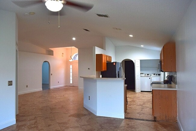Building Photo - WATERFRONT Spacious 3/2 Rental