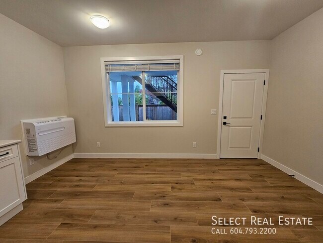 Photo - 46058 Bonny Ave