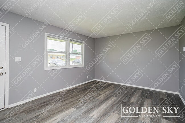 Photo - 210 S Keystone Cir