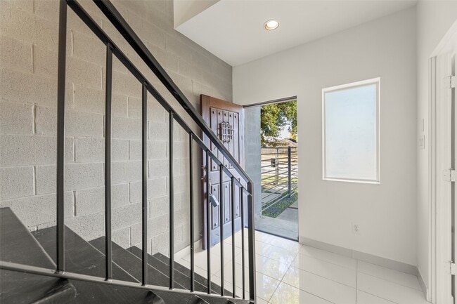 Photo - 1524 Blodgett St