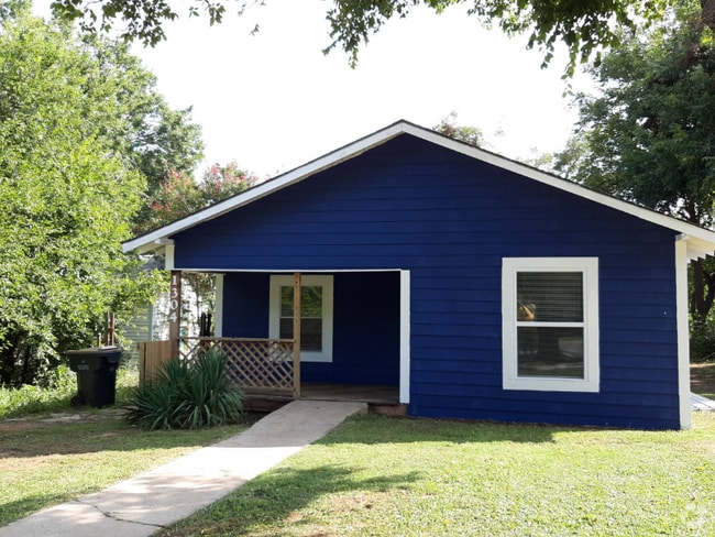 Building Photo - 1304 W Walnut Ave Rental
