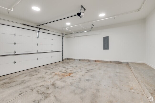 3BR, 2.5BA - 1867SF - Garage