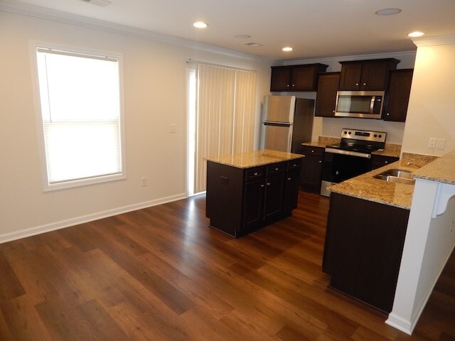 Photo - 101 Eaton St