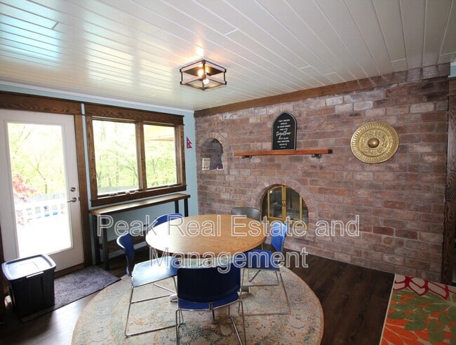 Photo - 8111 Bailey Dr SE