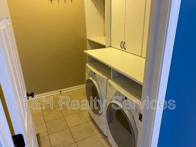 Photo - 11451 Sutton Pl Dr E