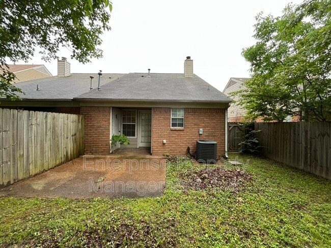 Photo - 1744 Camille Way