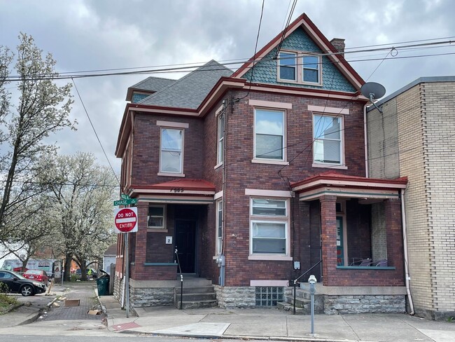 Photo - 1565 Chase Ave Unit 2