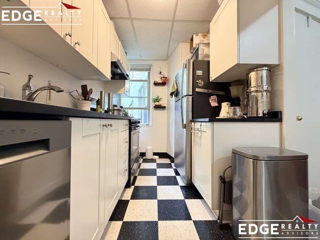 Photo - 241 Winchester St