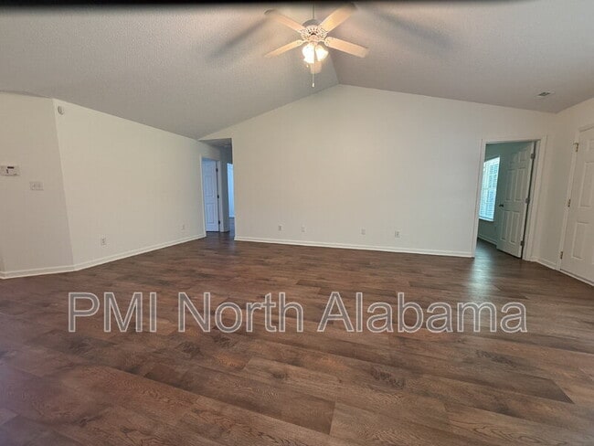 Photo - 111 Turnstone Ct SW