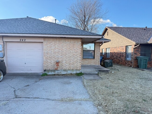 Photo - 242 Barrett Pl