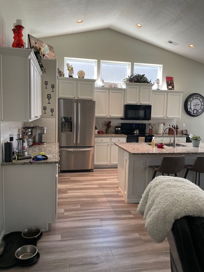 Photo - Pending Applicants!!! Pet Friendly Home in Desirable Neighborhood!