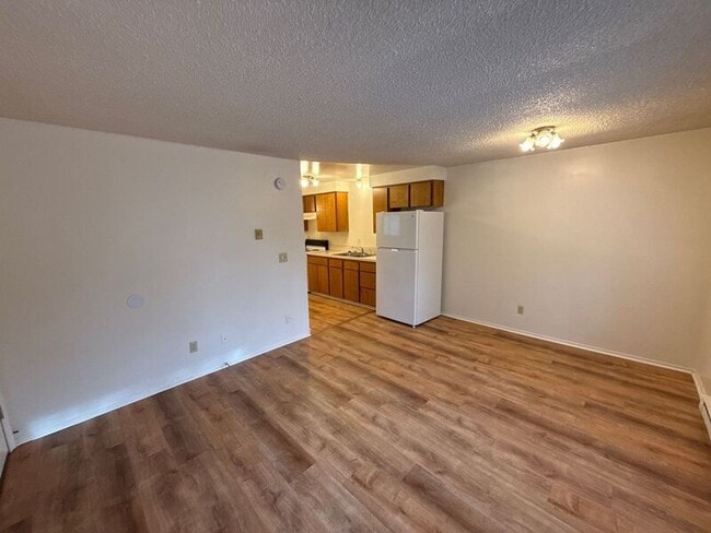 Photo - 160 Manbrin Dr NE