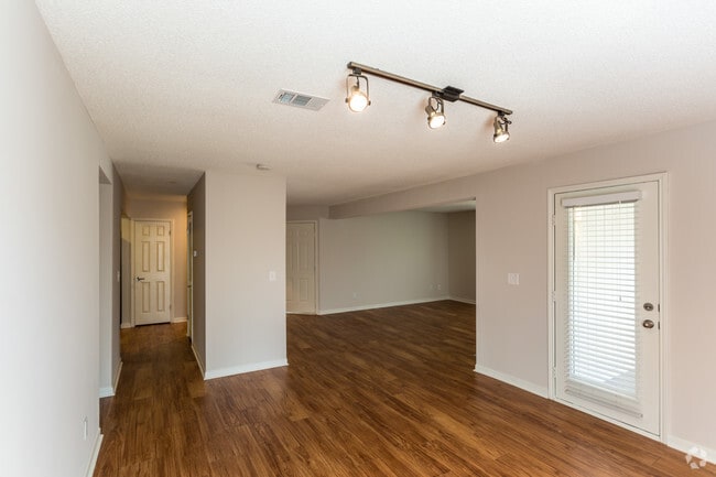 2BR, 2BA - Birch/ 1400 SF - Living Room - Hillmeade