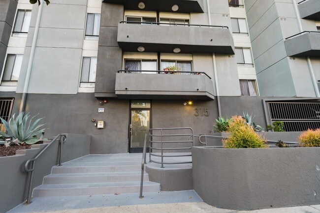 Photo - 315 South Virgil Ave