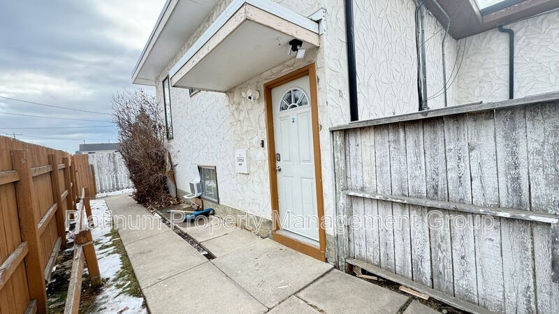 Photo - 4524-4575 75 St NW