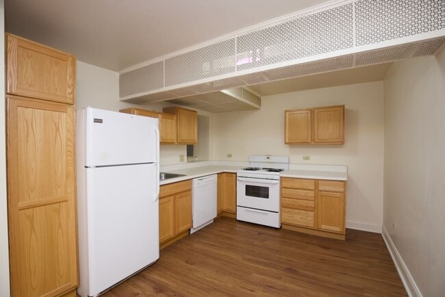 Photo - 626 W Wellington Ave Unit RG