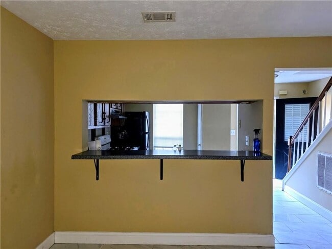 Photo - 4672 Longman Way