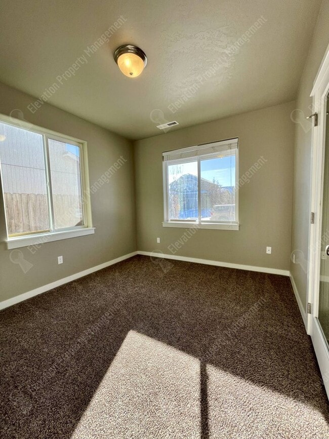 Photo - Rare 5 BR home in Southwest Redmond