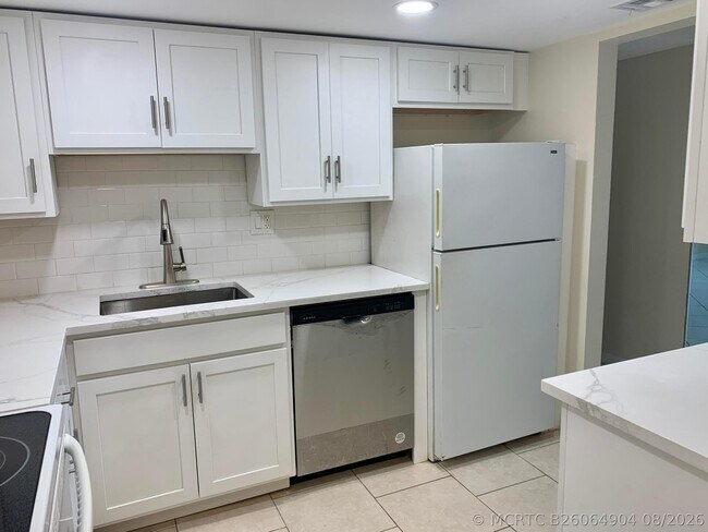 Photo - 4364 NW 9th Ave Unit 15-3B