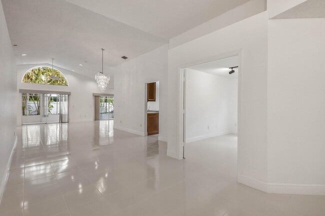 Photo - 13596 Weyburne Dr