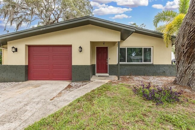 Photo - 211 Timberlane Dr