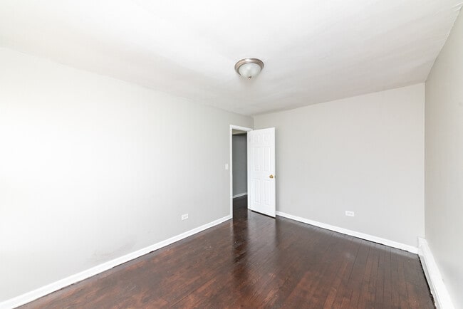 Photo - 3058 N Kostner Ave Unit 2W