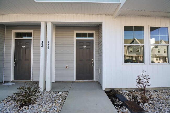 Photo - Gorgeous 2 Bedroom Townhome in Beachside Village