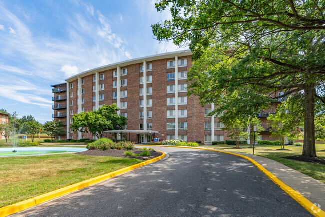 Building Photo - Fountain Club Rental