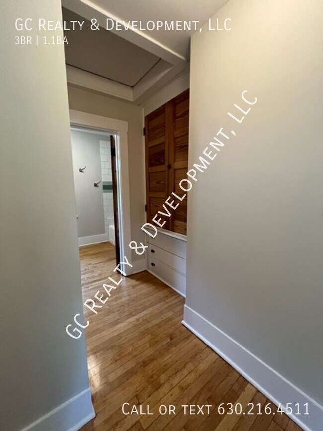 ***FULLY UPDATED / RIVER FOREST LOCATION /... Rental For Rent in River