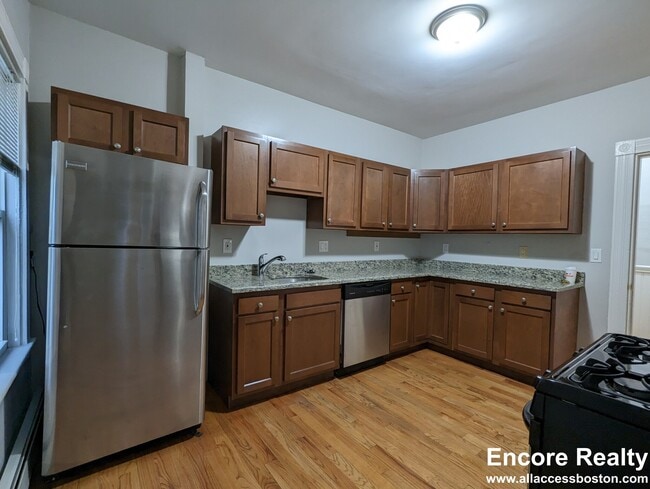 Photo - 25 Portsmouth St Unit 1R