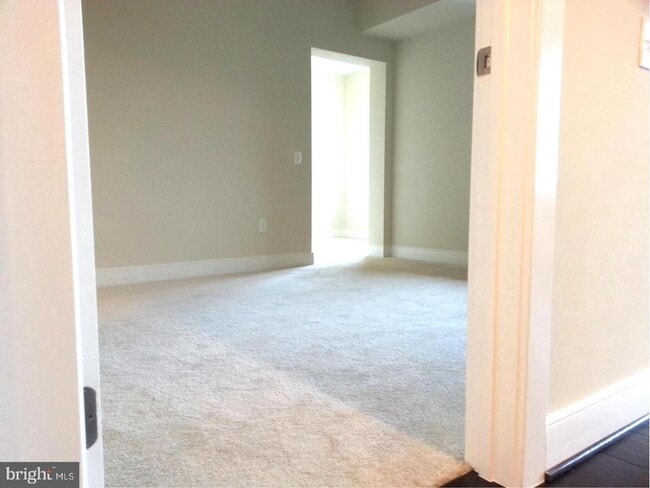 Building Photo - 2903 Bleeker St Unit 303