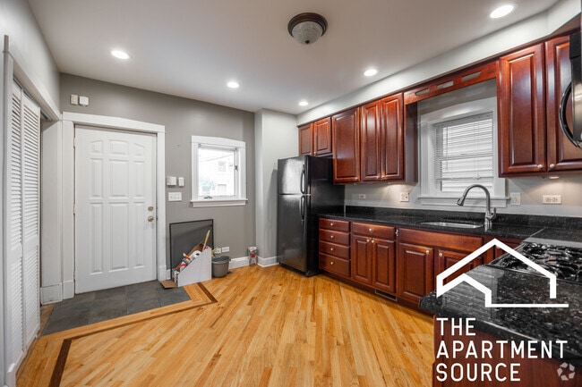 Building Photo - 2933 N Ridgeway Ave Unit 1 Rental