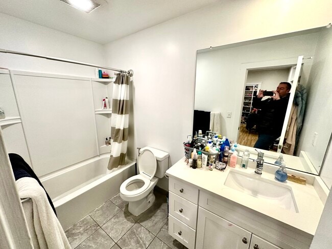 Photo - 829-833 Beacon Unit 501 Unit 501