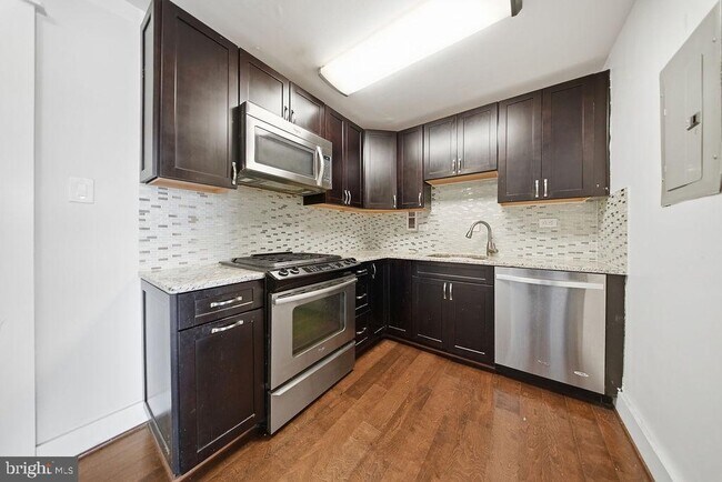 Photo - 1420 N St NW Unit 1005