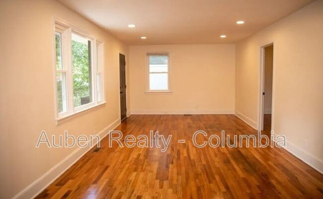 Photo - 1420 S Kilbourne Rd