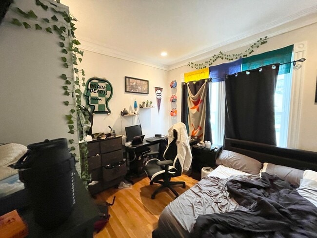 Photo - WOW!!! 5 BED/2 BATH ON PARKER HILL AVE FOR 9/1