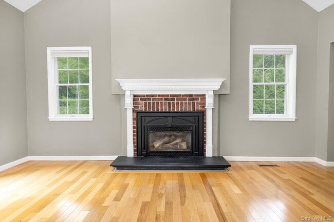 Photo - 24 Millbrook Hollow Ln