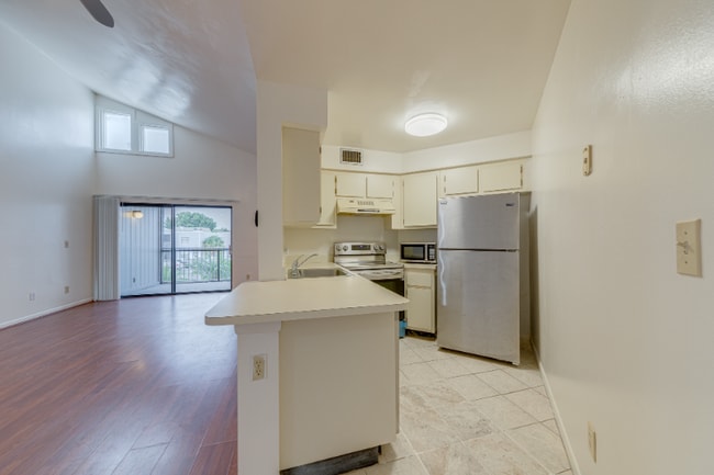 Photo - 4004 Atrium Dr