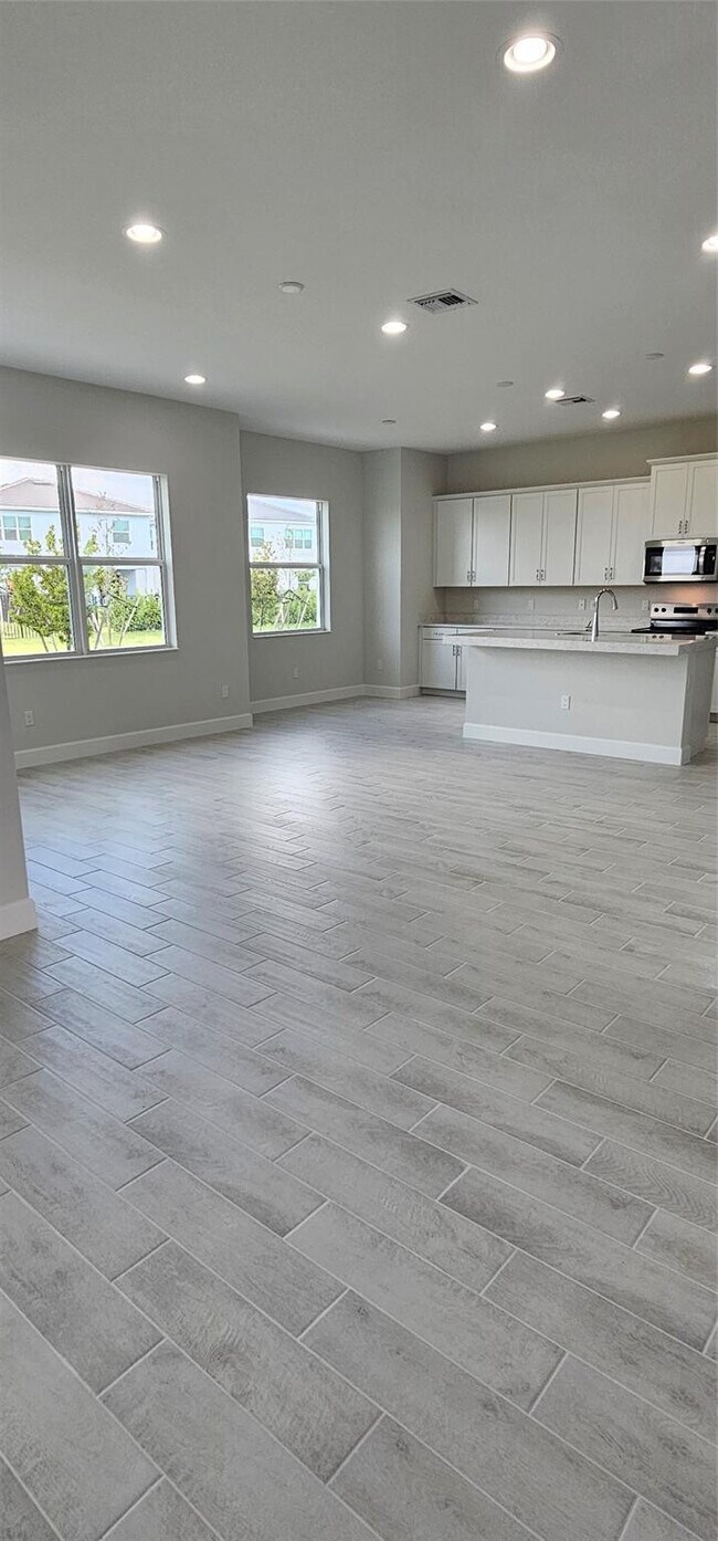 Photo - 5461 Empire Dr