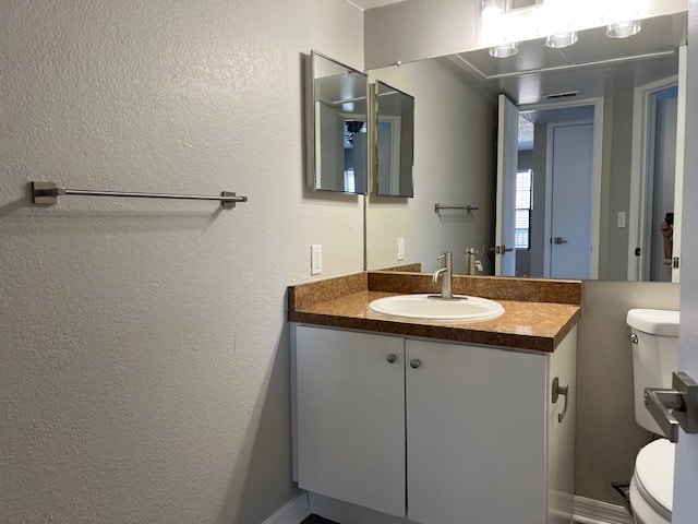 Bathroom - 345 Lakepointe Dr Unit 204