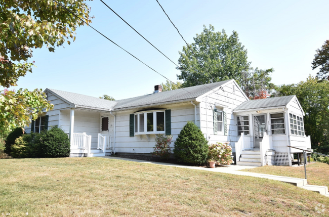 Building Photo - 26 Hunt Rd Rental