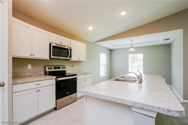 Photo - 52 Olive Ave S