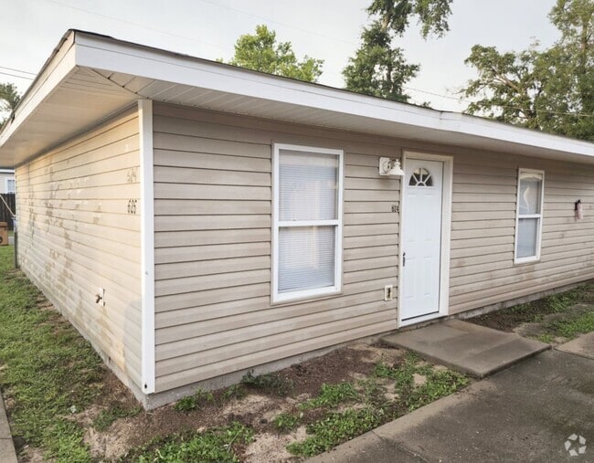 Building Photo - 624 College Ave Rental
