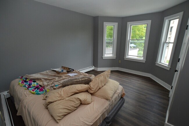 Photo - 237 River St Unidad B