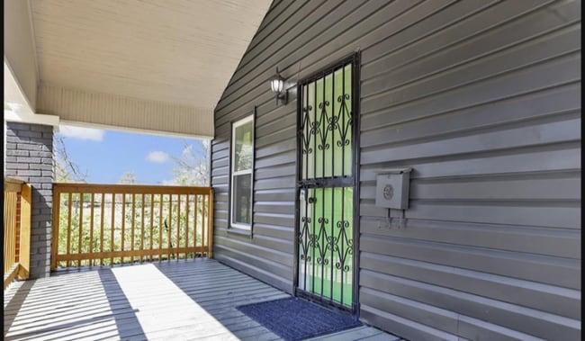 Photo - 915 9th St SW