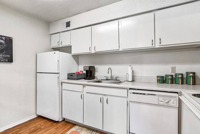 Pointe Kitchen - The Pointe