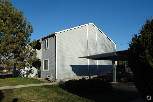 2811-2899 W Malad St