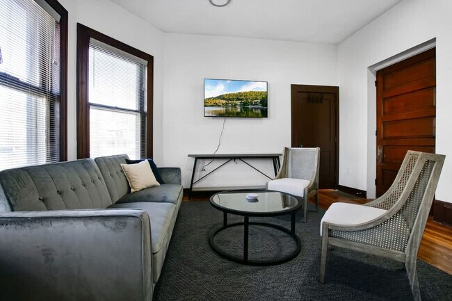 Photo - 1848 E 89th St Unidad SI ID1496055P