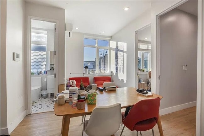 Photo - 1132 Broadway